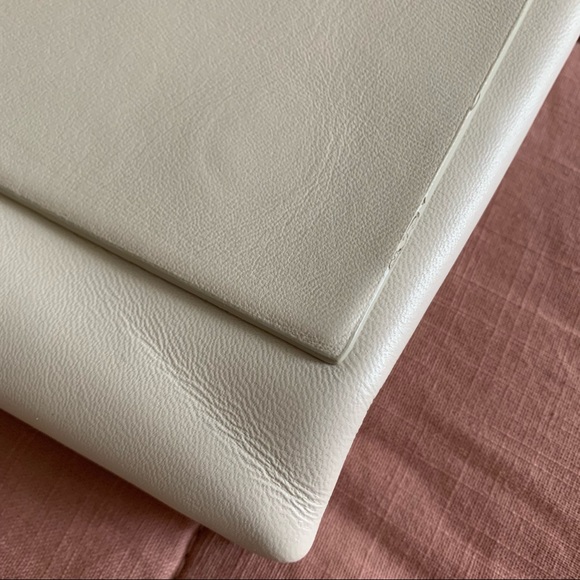 Minimalist leather crossbody bag - Picture 7 of 12